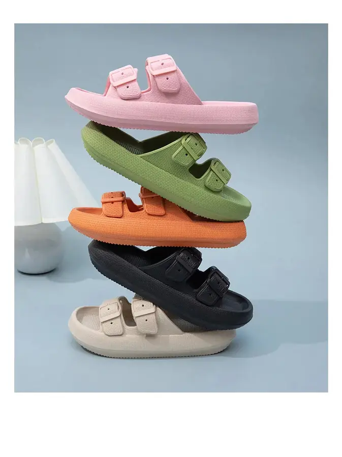 Stapel Bloom-Sandalen in mehreren Farben