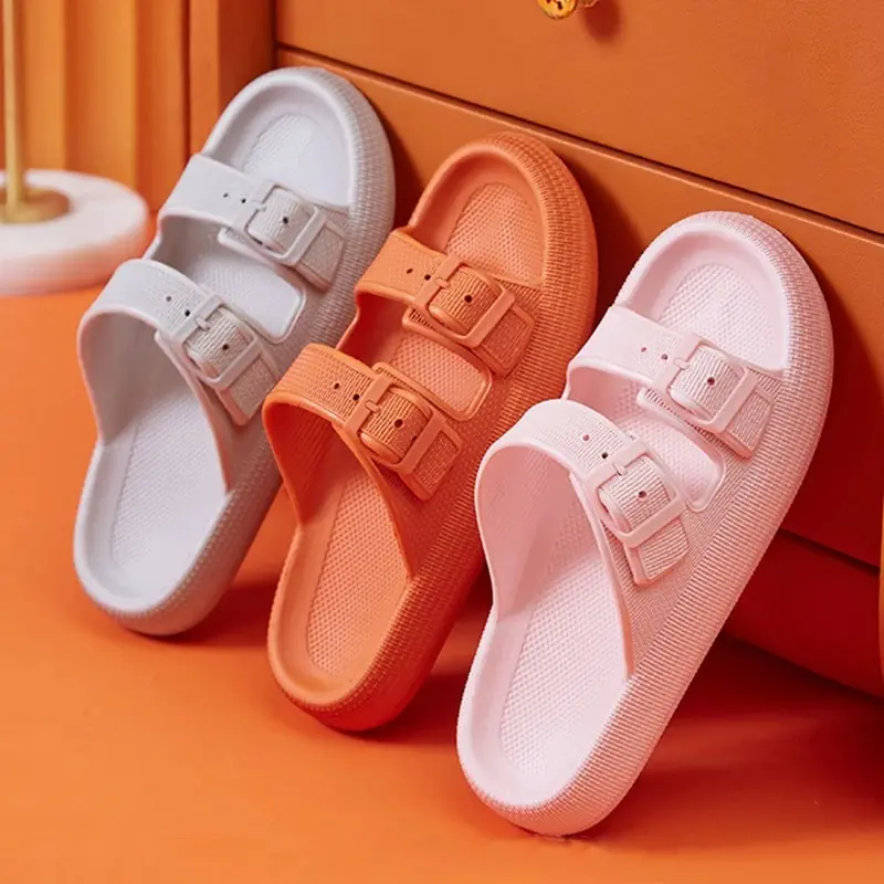 Weiße, orange und pinke Sandalen